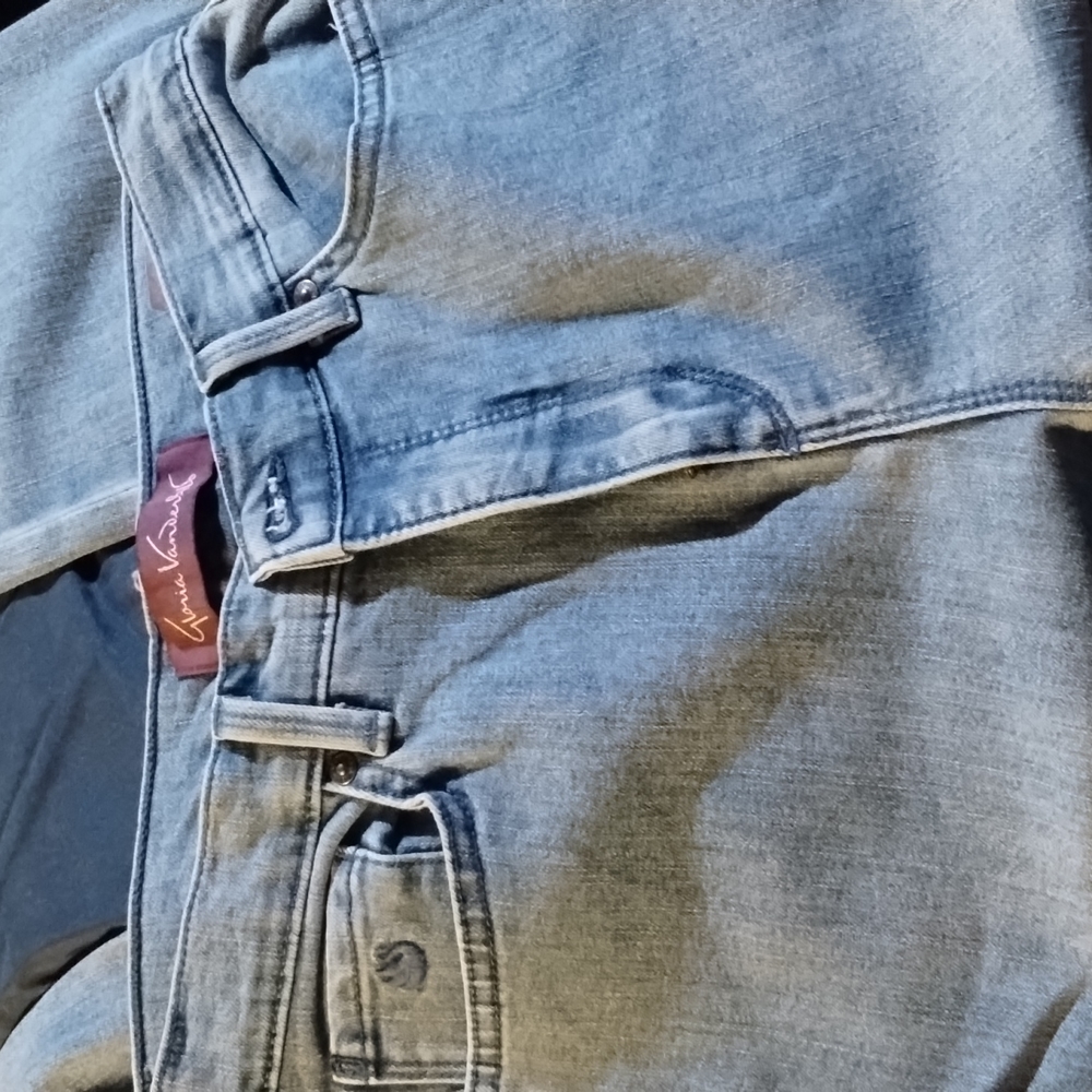 GLORIA VANDERBILT jeans
